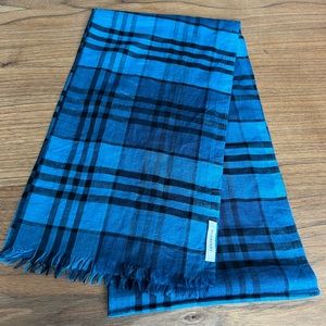 Burberry London Lash Fringe Scarf in Turquoise blue